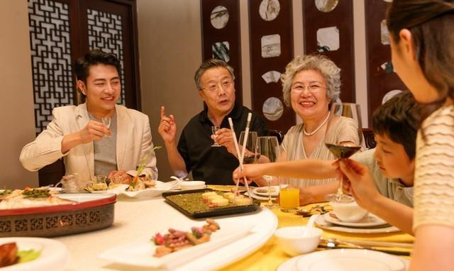 沾亲带故朋友聚打一生肖、能人解释与现代生活的落实 沾亲带故朋友聚打一生肖、能人解释与现代生活的落实