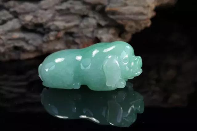 翡翠秘笈与生肖之谜，解析作答，落实解释