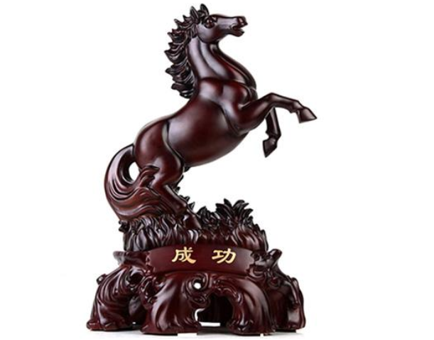 买剑买马打一生肖，文化寓意与深度解析