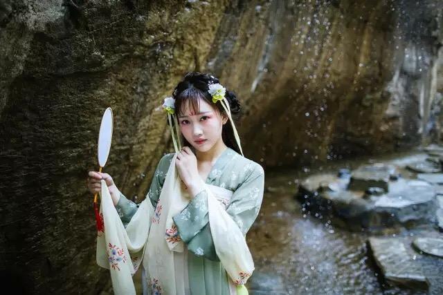 平码跟后现打一生肖、一场误导解释的落实与反思